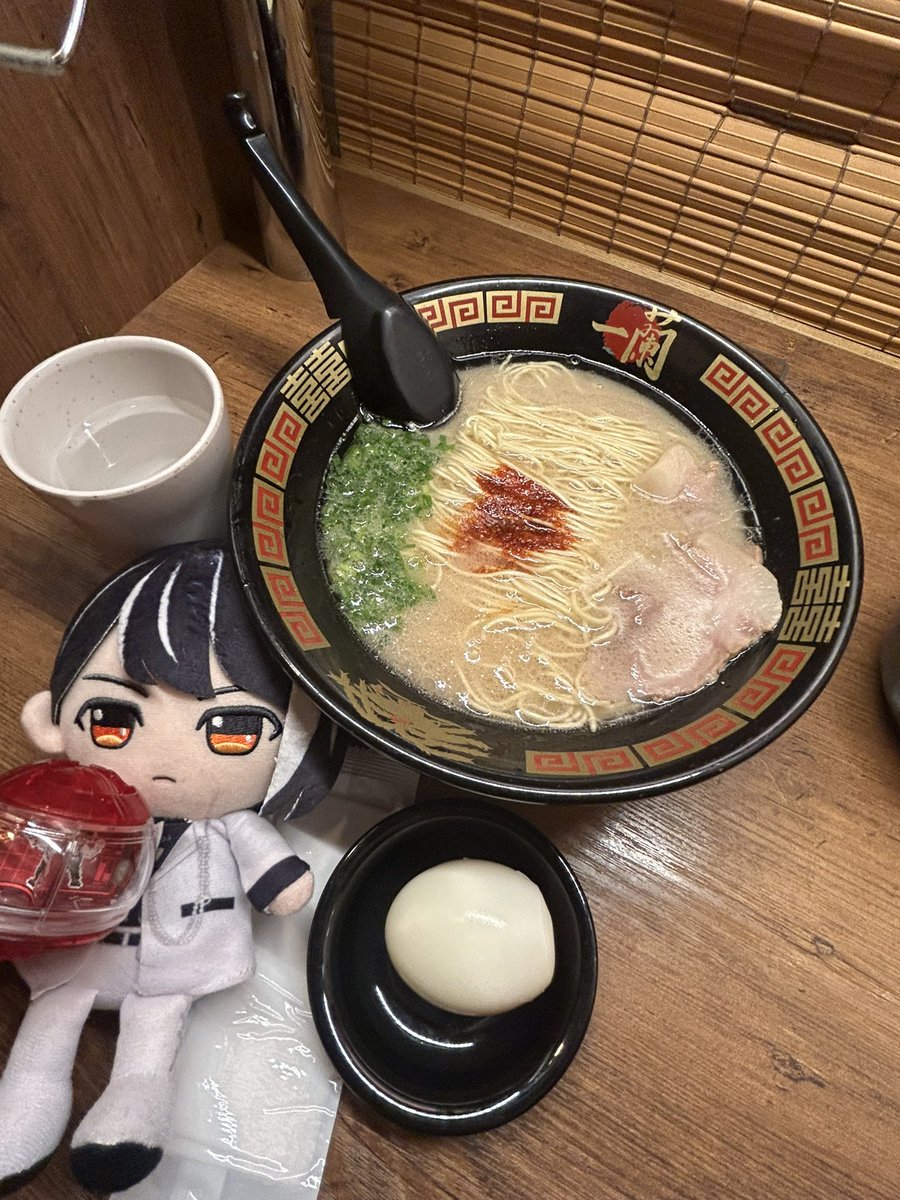 M1mi96's tweet photo. ノクス、莫、一蘭だよ😌 https://t.co/nGNYTgd65n