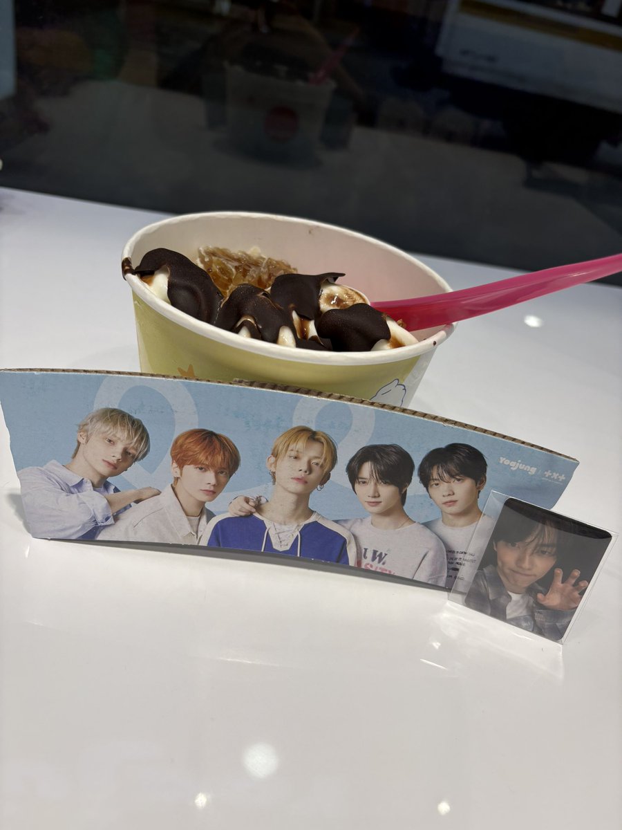 yownzzns's tweet photo. went today and got the cupsleeve 🥰

#MoajunginPH https://t.co/bRumr2OYEf