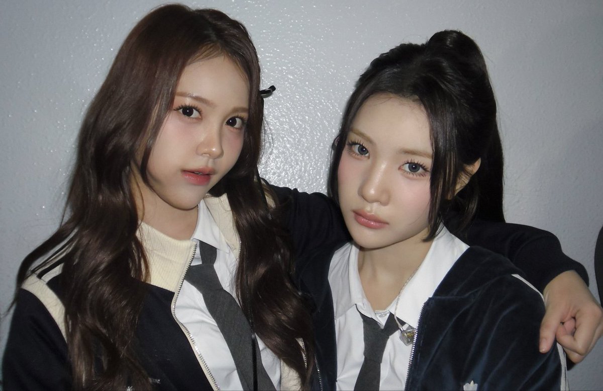 Hearts_Beee's tweet photo. 시간 여행하다가. 진짜 좋은 칼국쭈 발견.

그리고 내가 맞춤법 확인할 때마다 칼국쭈를 칼국수로 계속 수정해 주는데. 칼국쭈를 그냥 국어사전에 등재하자고. https://t.co/pEkqghPiGf