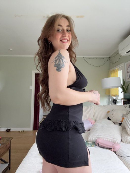 mary34ii's tweet photo. FaceTime session and sexting session available dm me rn https://t.co/sdWZ318ZFB