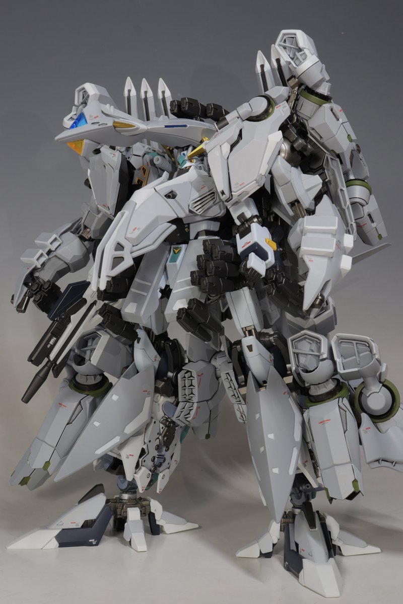 dendero_no's tweet photo. HG アリュゼウス
完成しましたー！
でかい！以前UPしましたが、もちろん中の量産型νガンダムもしっかり仕上げてます。
大雑把に済ませるつもりが、CG設定画と見比べたら思ったより違いが多くて頑張ってしまった...
#ガンプラ https://t.co/1SkVRJPJSh