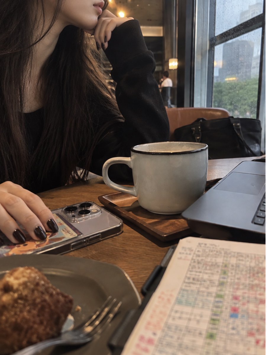 NAVI_fourtheye's tweet photo. 朝から競馬見てたら
コーヒー冷めてた☕️

ひと息ついたら
また明日のスプリンターズS整理します🐴🩵 https://t.co/q3HmZm2Ryz