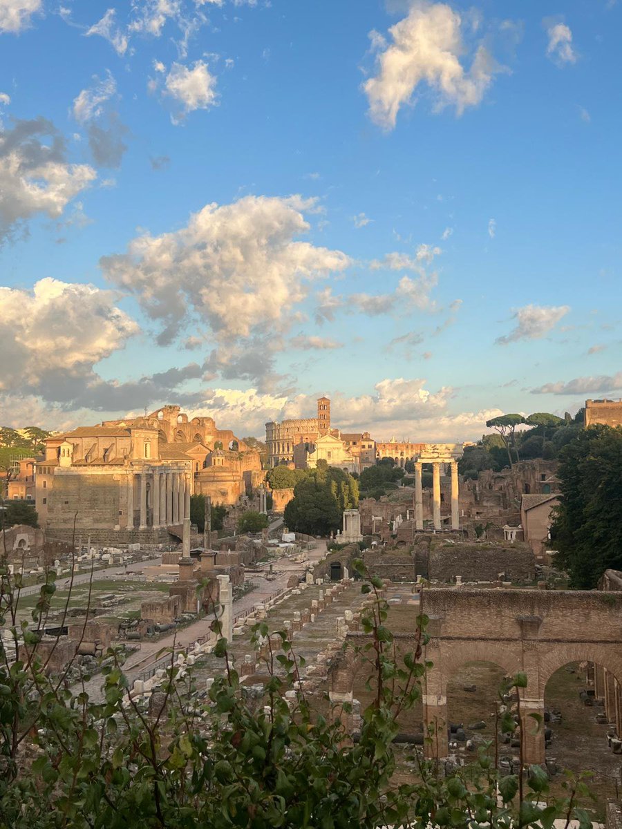 Evil__Smile's tweet photo. Lo de Roma es una locura, parece una pintura. https://t.co/9nf69PQCJG