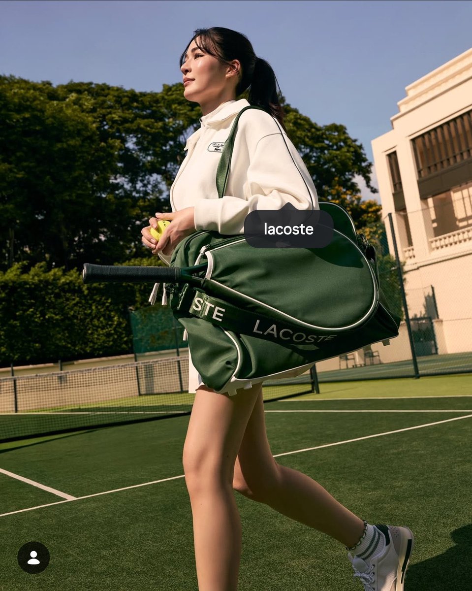 maydoza's tweet photo. เซตที่พี่หลิงหิ้วถูกใจมาก ปกติมี๊หิ้วเซตนี้ไปตีเทนนิส 🎾 

#LinglingKwong 
#Lacoste #LacosteTH https://t.co/fR5keYTutU
