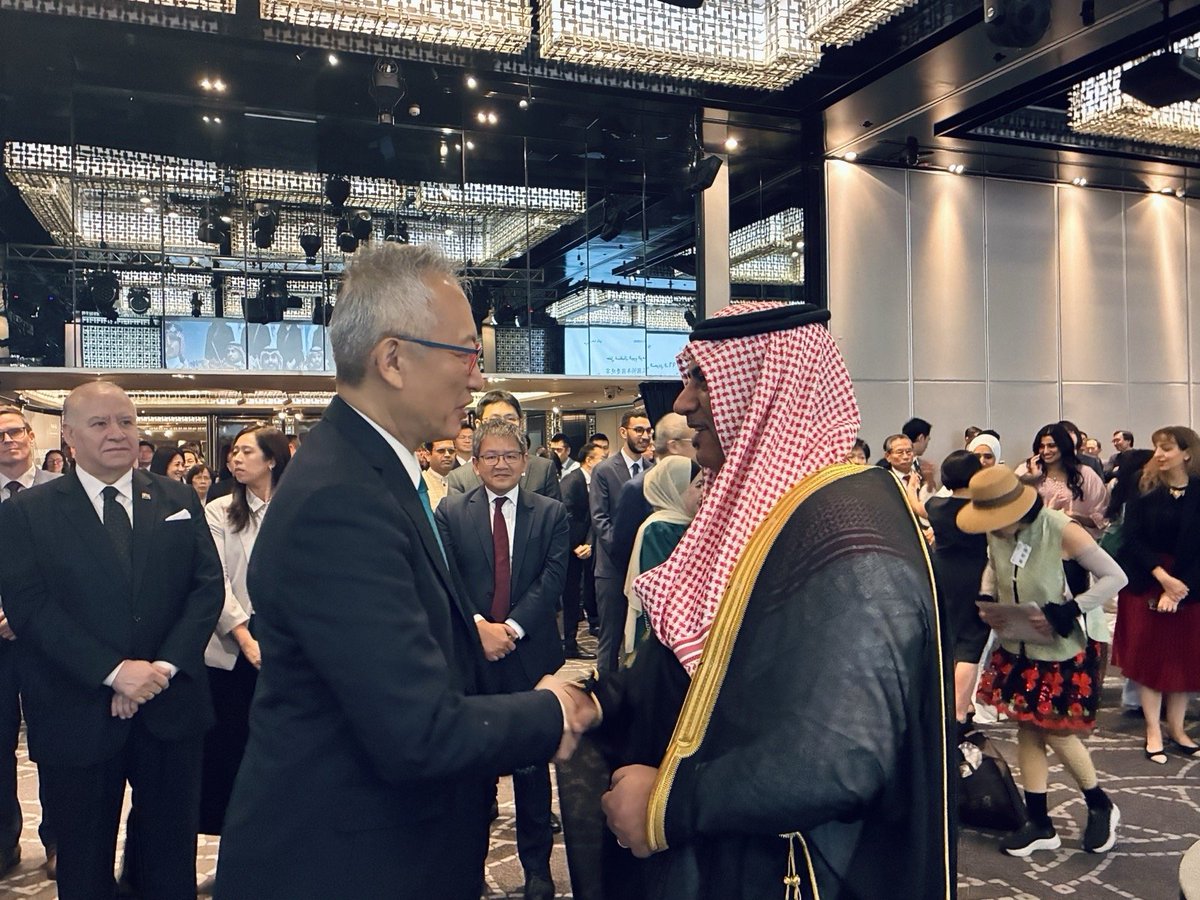 MOFA_Taiwan's tweet photo. Happy 96th National Day to #SaudiArabia🇸🇦! Deputy Minister Wu joined Rep. AlGhamdi in celebrating the occasion. With our complementary strengths &amp; Vision 2030 opening new opportunities, #Taiwan🇹🇼 looks forward to deepening our mutually beneficial partnership. https://t.co/TmigBPsn1d