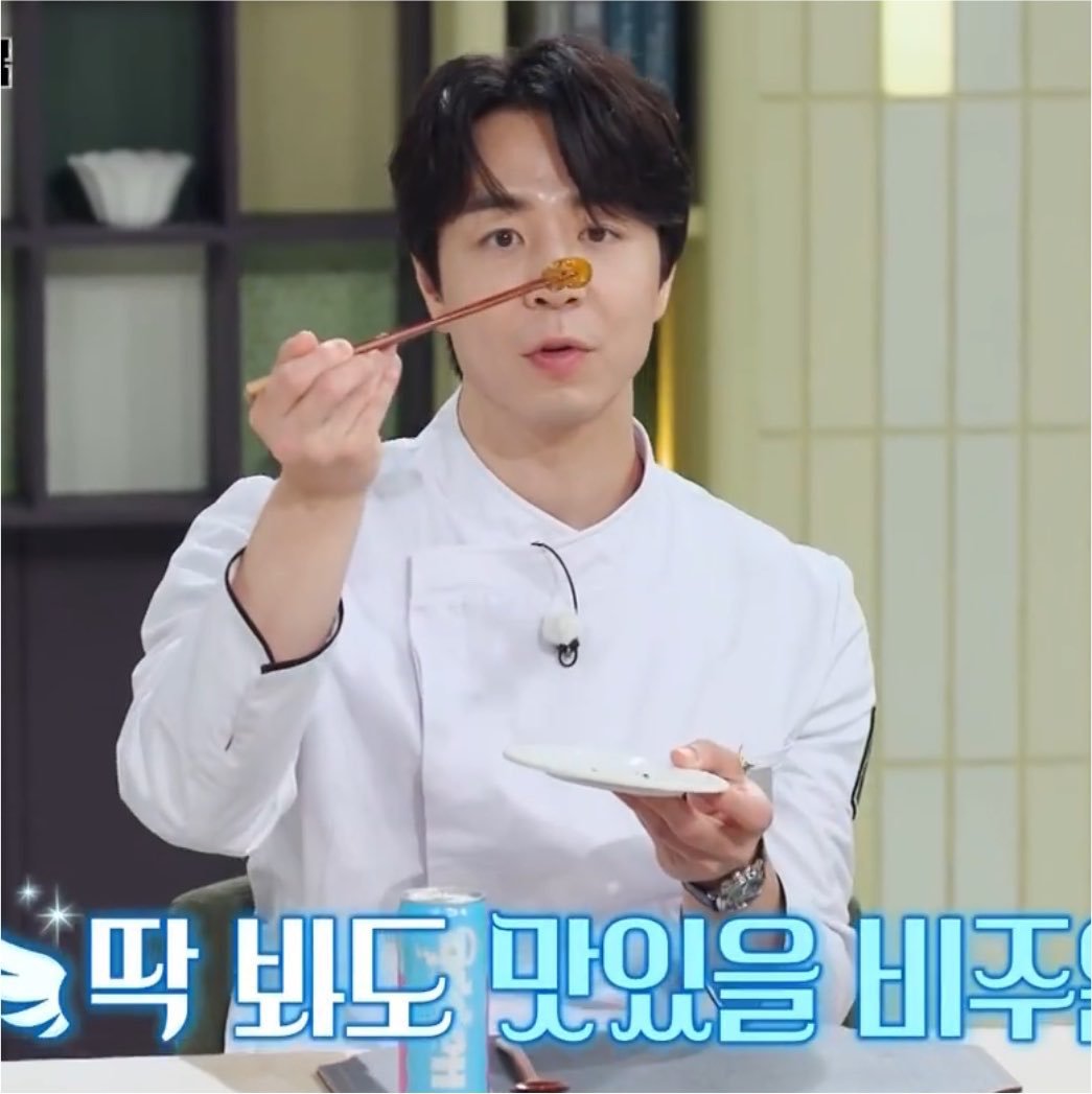 jwsy1921's tweet photo. 세계토끼의 날이라길래 유독 토끼같은 요리사 사진모음🐰 https://t.co/2vkopiTmLz