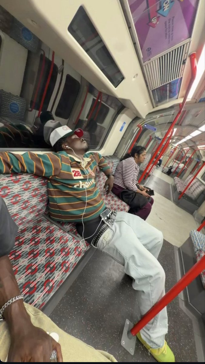 Boyllona_'s tweet photo. Chai on the road for real… ijoba London for 2nd slide. https://t.co/IDBnpmlFX5
