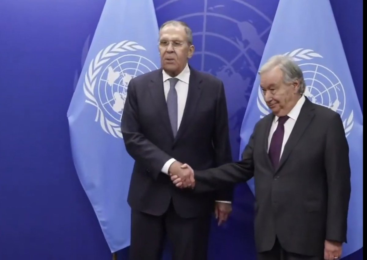 jacopo_iacoboni's tweet photo. Va sottolineato che Lavrov, sempre di casa all'Onu (dove si indignano per Netanyahu ma non per Putin) ha consegnato a Guterres il rapporto  "Eredi di Goebbels: falsificazione degli eventi a Bucha e finte esibizioni sanguinose del regime di Kiev".

E da Berlino 1945 è tutto https://t.co/AoqrMXWSUU