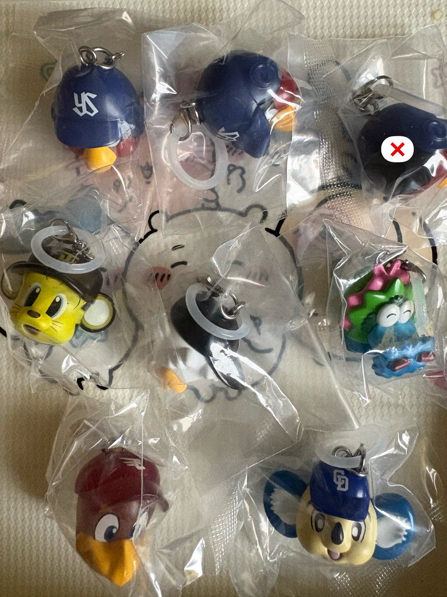 v__xkk's tweet photo. 【交換】
プロ野球12球団マスコット めじるしアクセサリー
めじるし ガチャガチャ

【譲】
つば九郎×2
ドアラ、スラィリー、クラッチ、マーくん、トラッキー

【求】
スターマン

郵送希望・まとめての交換大歓迎✨
検索よりお気軽にご連絡ください！ https://t.co/XgA3DxCRb2