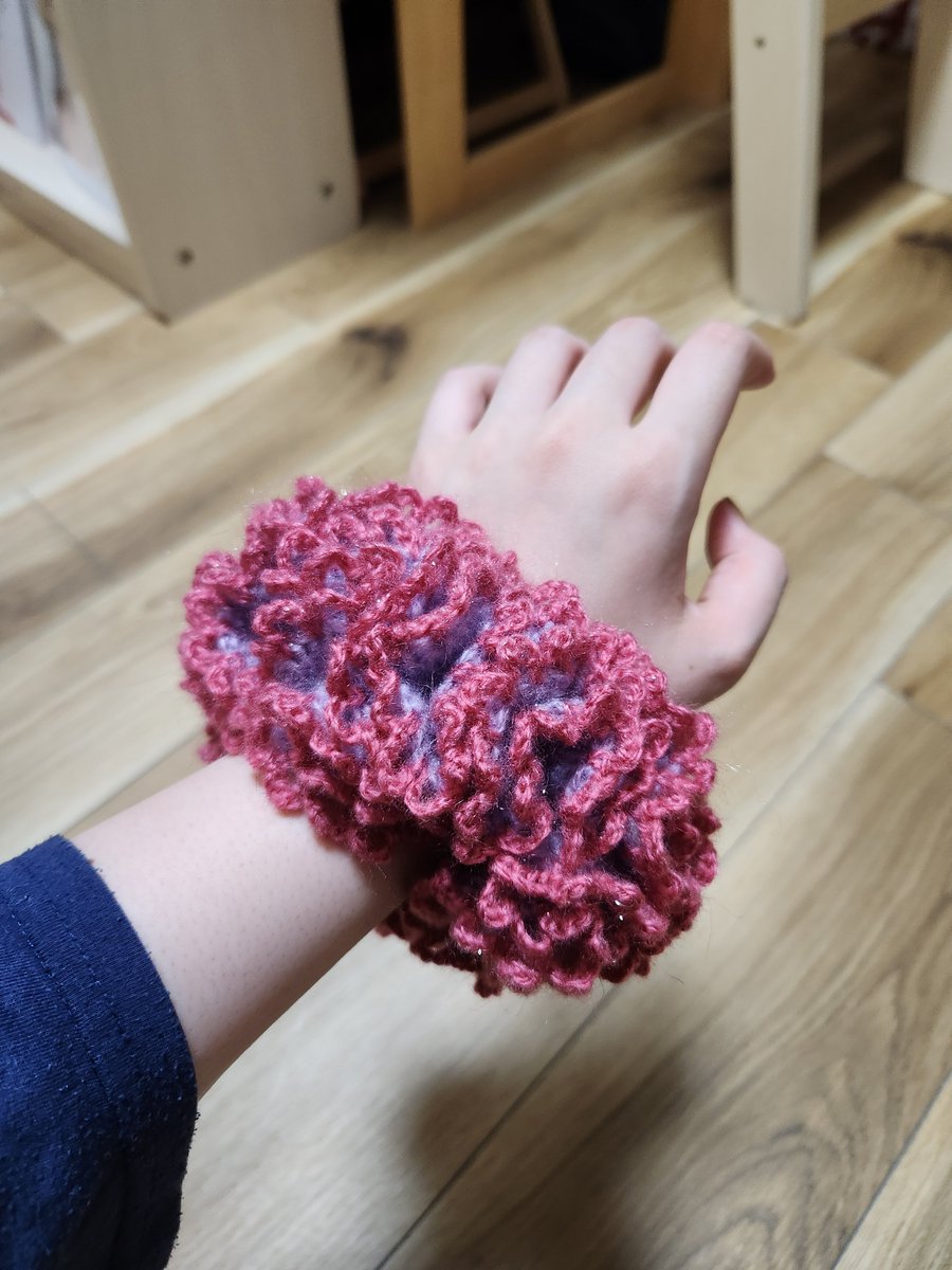 tempanomiisan's tweet photo. ブリンｯｯｯブリンのスーパーボリュー厶シュシュを製作中(これは第一弾目の作品) https://t.co/ZhM3PtP9Ik