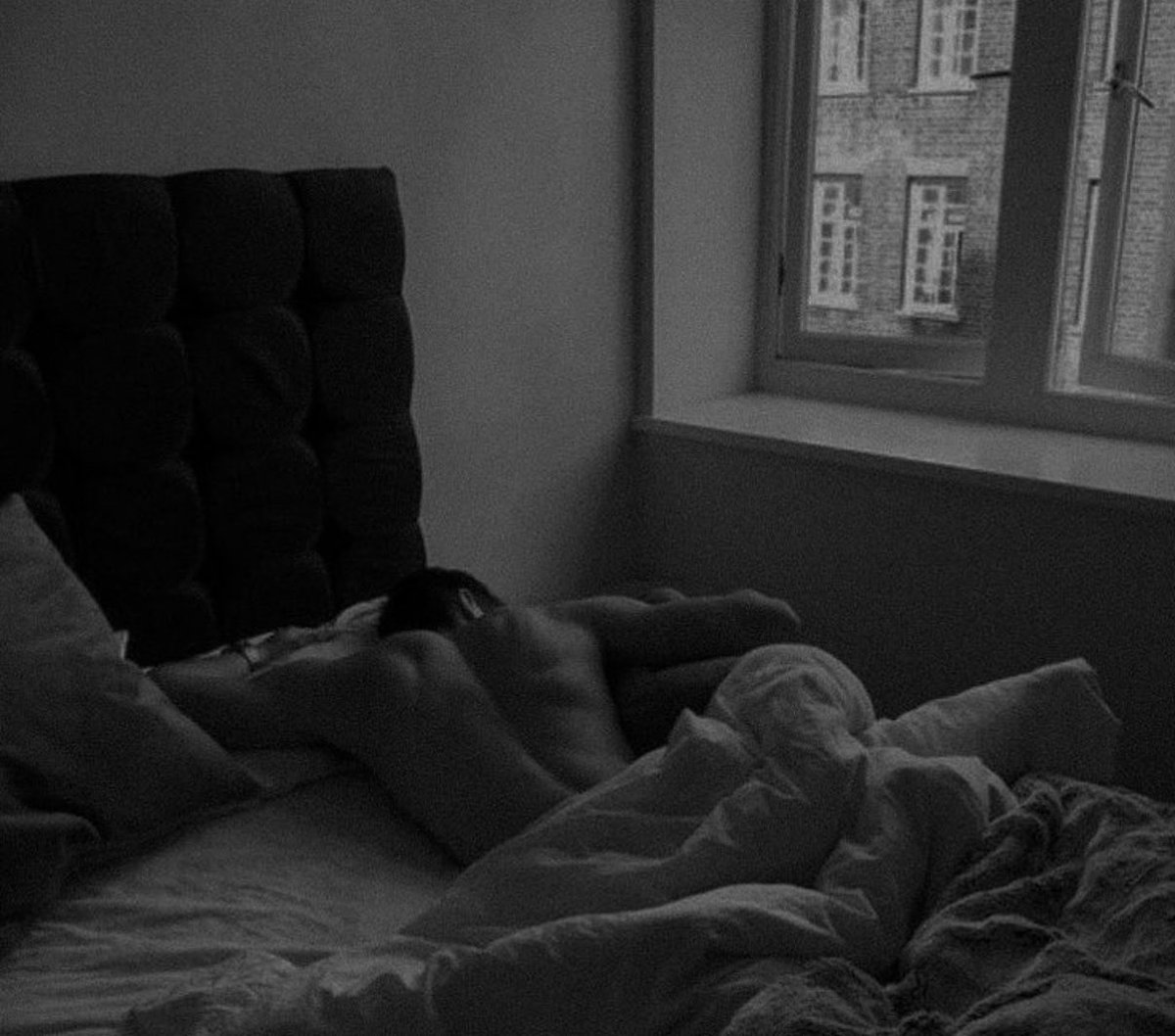 GuardedHeir's tweet photo. Saturdays are for long-lie’s, do not disturb. https://t.co/nkTQkepR4O