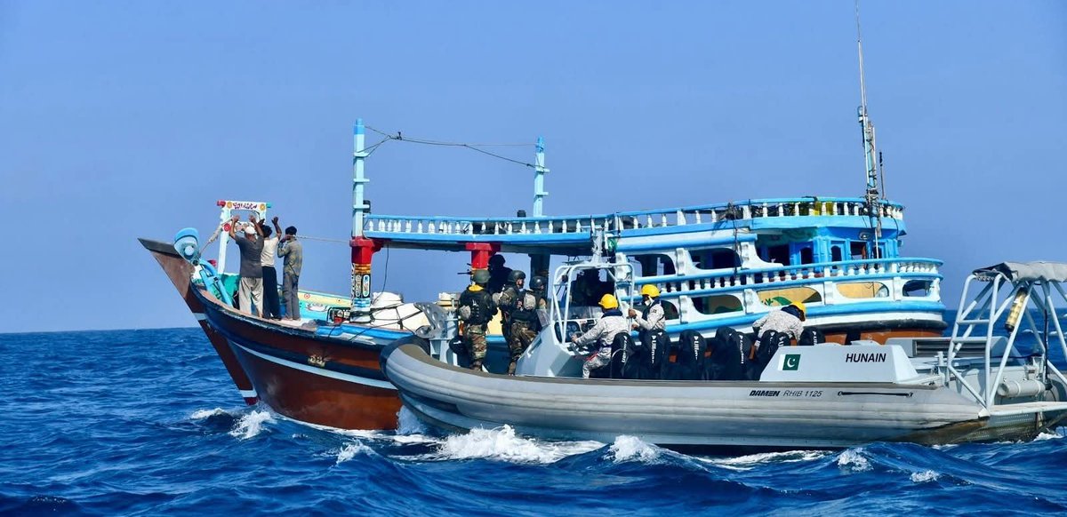 TurgotandNecker's tweet photo. PNS Hunain, which was wrecked by mighty INS Kolkata (LOL), has seized narcos. Peak trolling by ISPR, and once again smashing Indian propaganda to dust. https://t.co/oexIi77VWC