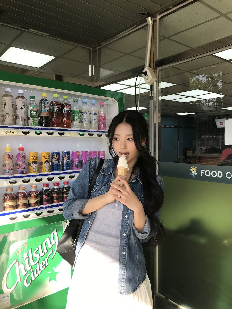 fhrfkdgo's tweet photo. 록님 사복 느낌 개좋아서 울음 https://t.co/h60XifHHfr
