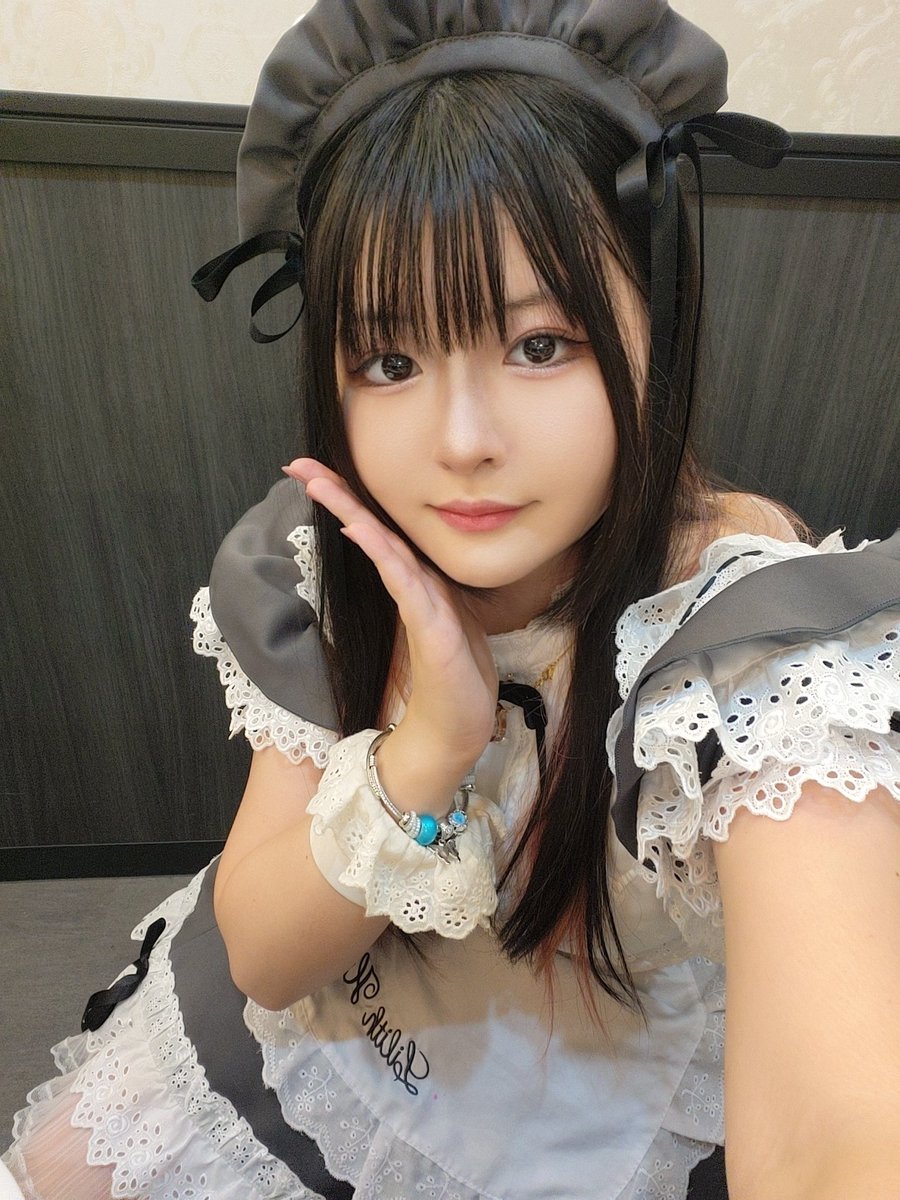 iruru_o_0's tweet photo. おきゅいん21!
#名古屋 #栄 #コンカフェ #自撮り界隈 https://t.co/cPlmO5uUsV