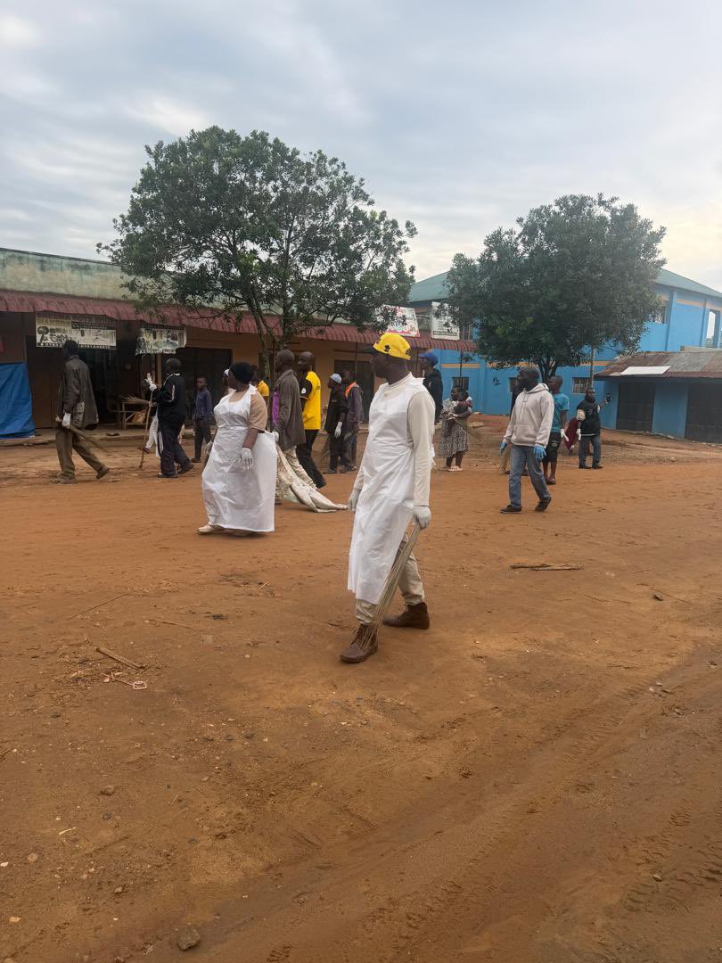 honkateshmedia's tweet photo. The Member of Parliament for Sheema Municipality @HonKateshD today joined residents in a clean-up exercise to mark National Cleaning Day. Speaking during the exercise, the legislator emphasized that a clean constituency is a healthy, thriving one https://t.co/qfCAIYZBp4