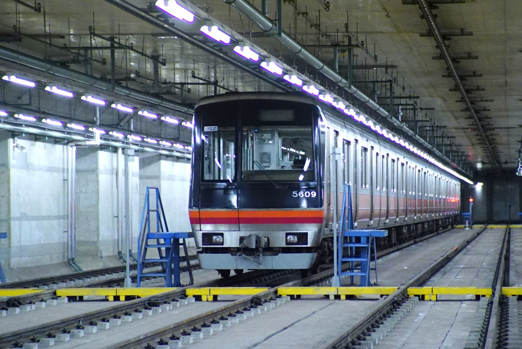 OsakaSubwaycom's tweet photo. 京都市営地下鉄東西線 太秦天神川～洛西ニュータウン【延伸データベース】
https://t.co/MRYgcbGa5N

71年の資料におおまかな経由地と駅名が掲載されてたので図示しました
B/C比が２越えの有望な路線…なんですがねぇ…