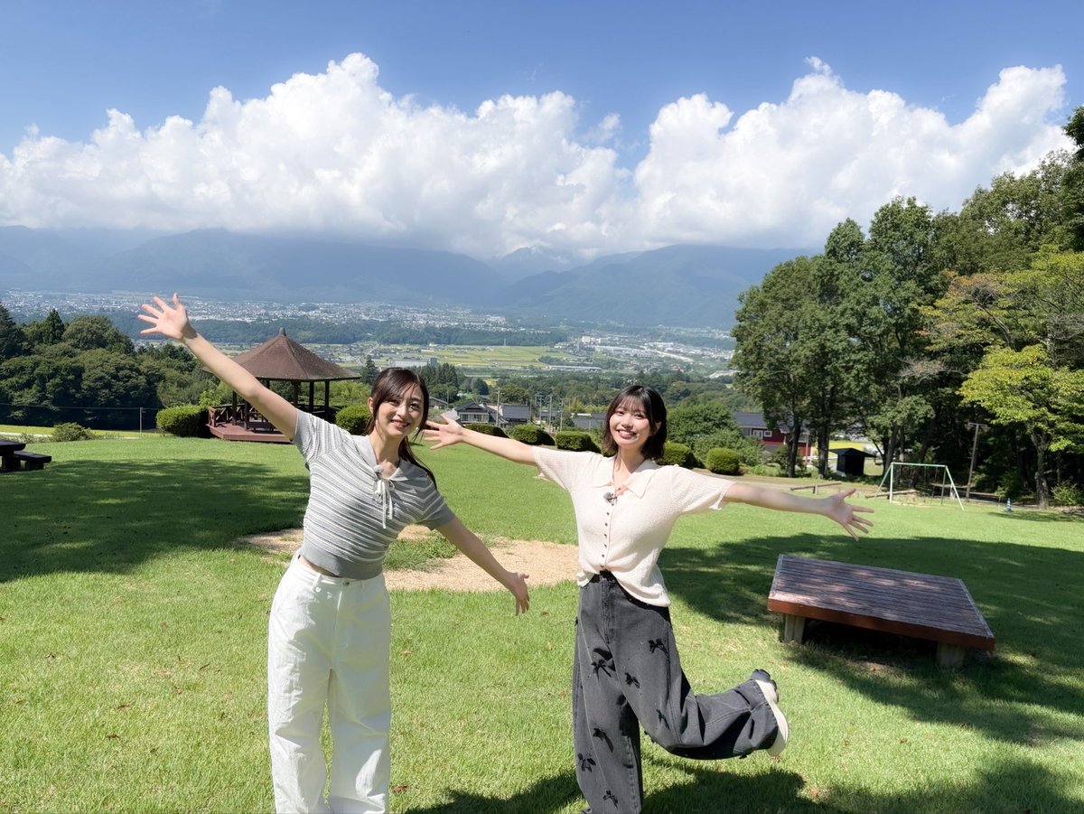 nogizaka46's tweet photo. 本日9月26日(土)18:30〜、日本テレビ系「満天☆青空レストラン」に #井上和 #中西アルノ が出演します🍺

長野県でごまの収穫を行ってきました🌾
ぜひご覧ください🥸！

https://t.co/VNhYEW3zuG

※真夏日のロケだったため、スタッフ皆さまのお心遣いにより、熱中症対策として日傘を使用している場面がございます。

#青空レストラン
#乃木坂46