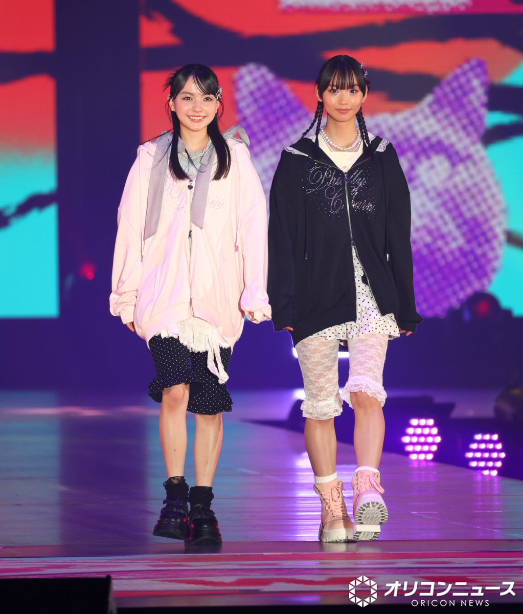 oricon's tweet photo. 【🌷ガルアワ 26 A/W🌷】

『ガッチャード』ヒロイン・松本麗世
スポーティーな姿に✨️

河村ここあと仲良しハイタッチ
https://t.co/NyXfOTdCn5

＼フォトギャラ随時更新中📸🌟／
https://t.co/CZdMVSYGBJ

#ガルアワ2026AW https://t.co/9VUlI1lyCX