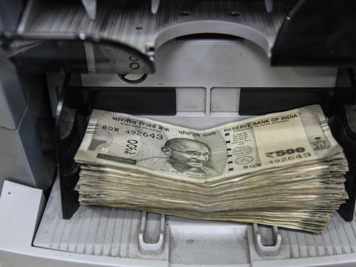 ani_digital's tweet photo. Rupee likely to trade in Rs 94.5-96 range in near term as dollar inflows fail to lift currency: Report
Read @ANI Story |
https://t.co/j5UzIajGOF
#Rupeemovement #exchangerate #forex https://t.co/WhkP5Ta3HV