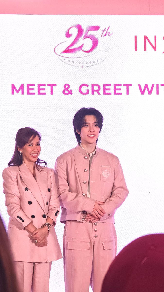 goKPOP's tweet photo. Tengku Zatasha and Hendery moment ✨️

#IN2ITMALAYSIA #IN2ITCOSMETICSMY #IN2IT25THANNIVERSARY #IN2ITXHENDERY #HENDERY #WayV_HENDERY #HENDERYinMY https://t.co/P8amP7IEq6
