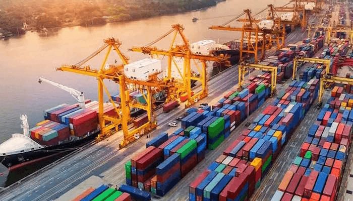 OgbeniDipo's tweet photo. Nigeria has recorded a N466.79 billion trade surplus in the first half of 2026. 

This is a sharp reversal from the N1.67 trillion deficit posted in the first half of 2025. Export has more than doubled while imports have declined. 

Images are for illustrative purposes. https://t.co/iIeGjuu1mO