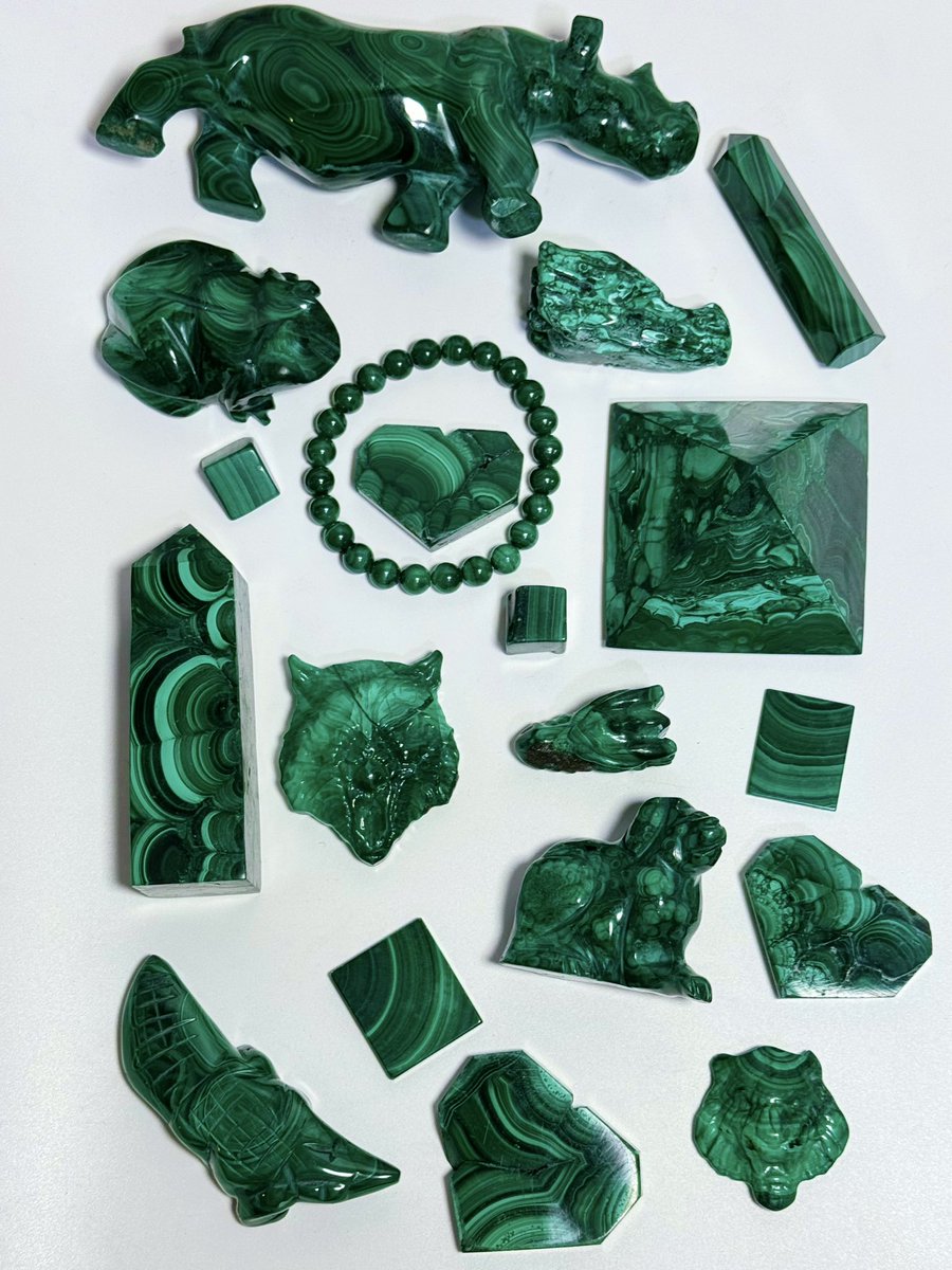 zaiencrystal's tweet photo. Gorgeous swirling banded malachite pieces ✨
Every carving holds beautiful deep green circular banding.
Such strong, protective energy from these handcrafted crystals.
#crystals #malachite #crystalcarvings https://t.co/P4wjReLHDF