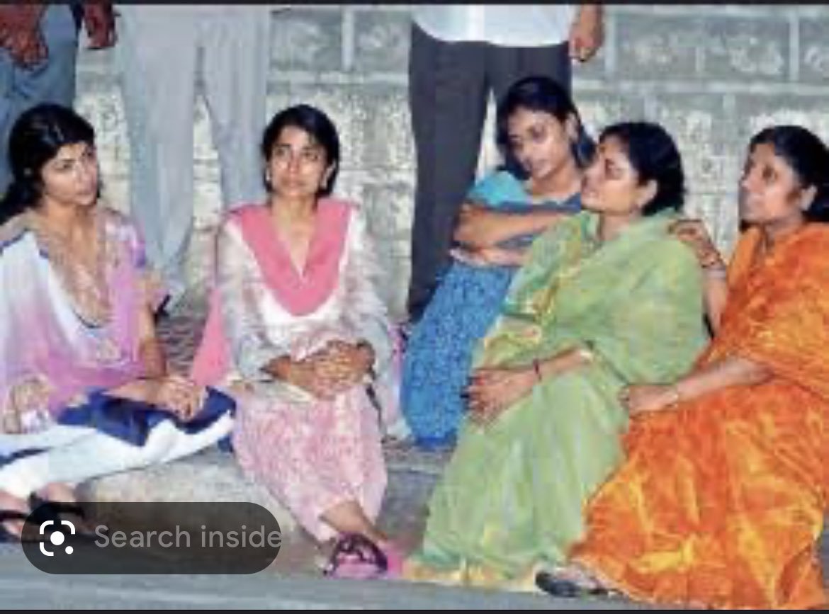 kalthitrddy's tweet photo. ఇలా లంజరికం చేస్తూ దొరికిపోయిన వాళ్లెవ్వరు ఉండరురా కుక్కా 💦💦 https://t.co/CvCipm6p2K