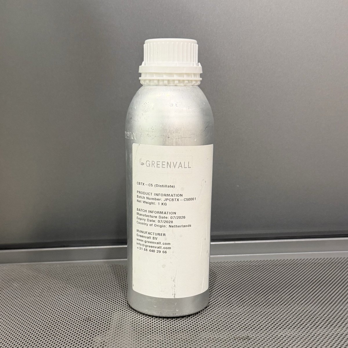 BudsBrainLeaf's tweet photo. 【 注意喚起 】

勝手に、添付の弊社のTHCNMの価格表を模倣し、引用元のアカウントが同成分の予約を受け付けておりますが、弊社とは全く関係ございません。

ご覧になった方は、詐欺業者かもしれないのでご注意くださいませ。

当グループでは、10/3に入荷＆販売開始予定でございます。

#THCNM https://t.co/jK4n5x3IUC