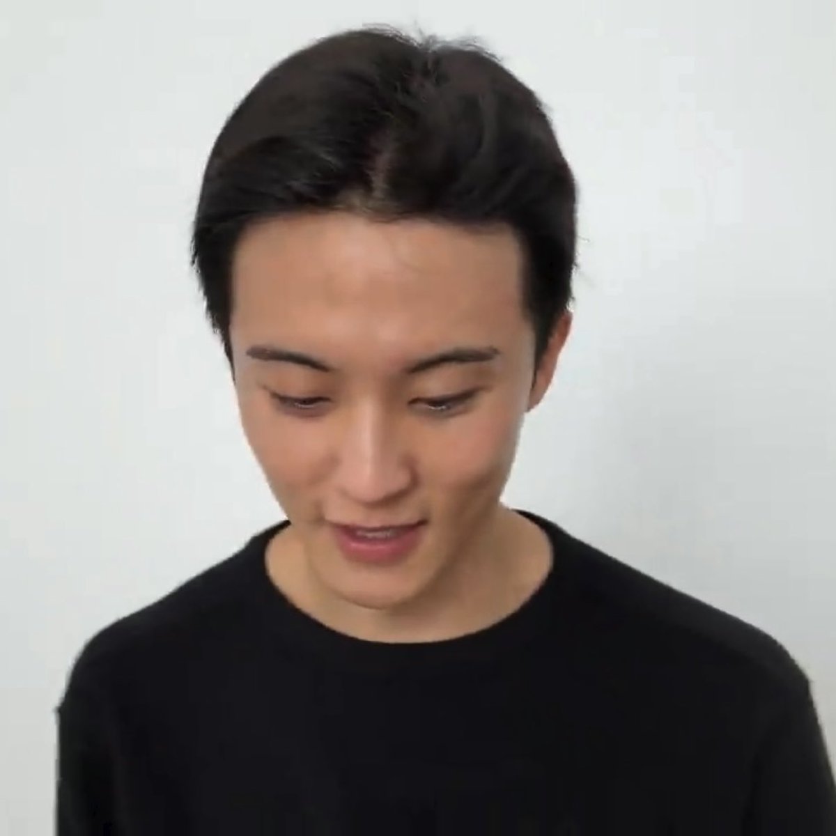 Independentboy_'s tweet photo. 왼: 포마드 시작할 때 (결과를 모름)
오: 포마드 실패 후

애기 그만 놀리까요 https://t.co/Qi2re17cfo