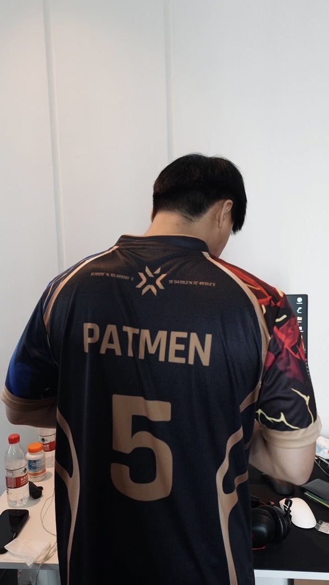 GlobalEsportsIn's tweet photo. Pre-match aura farming 🥶
#VALORANTChampions https://t.co/IcUh6axD74