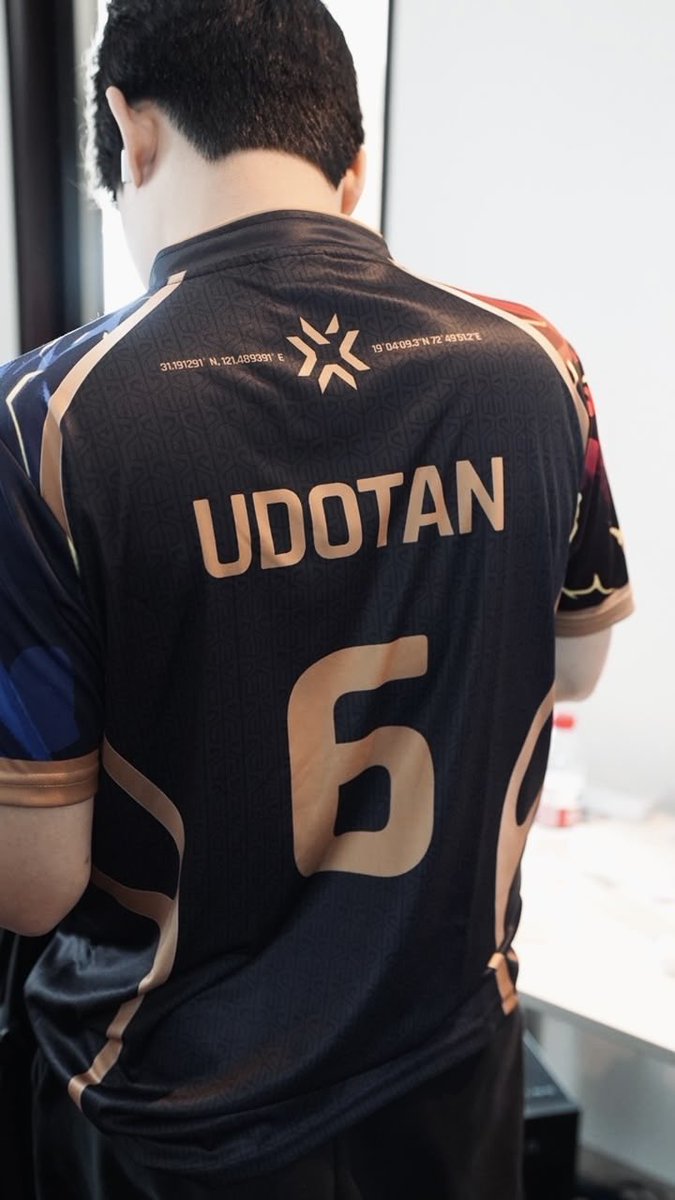 GlobalEsportsIn's tweet photo. Pre-match aura farming 🥶
#VALORANTChampions https://t.co/IcUh6axD74