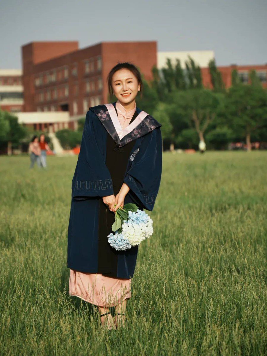 KandiceAddy's tweet photo. último día en la universidad ! Recuerdos que durarán toda la vida, risas sin parar y el inicio de un sueo nuevo. Gracias a todos mis compaeros y profesores por esta etapa increíble! #Graduación2024 https://t.co/Hicq5elu7f