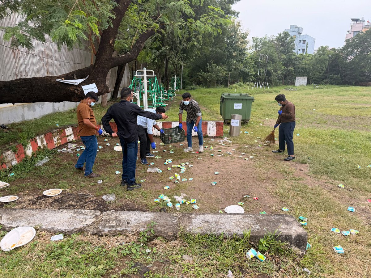 aphonagpur's tweet photo. APHO Nagpur conducted a Jan Bhagidari initiative promoting eco-friendly celebrations and cleanliness following Ganesh Visarjan. ♻️🌿
#JanBhagidari #SwachhataHiSeva #SHS2026 #SwachhBharat #EcoFriendlyCelebrations #GaneshVisarjan https://t.co/Q9ZKUGPlUR