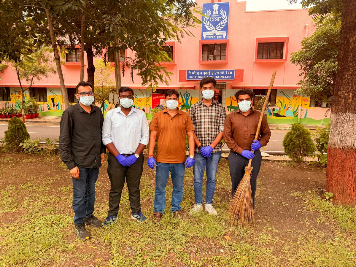 aphonagpur's tweet photo. APHO Nagpur conducted a Jan Bhagidari initiative promoting eco-friendly celebrations and cleanliness following Ganesh Visarjan. ♻️🌿
#JanBhagidari #SwachhataHiSeva #SHS2026 #SwachhBharat #EcoFriendlyCelebrations #GaneshVisarjan https://t.co/Q9ZKUGPlUR