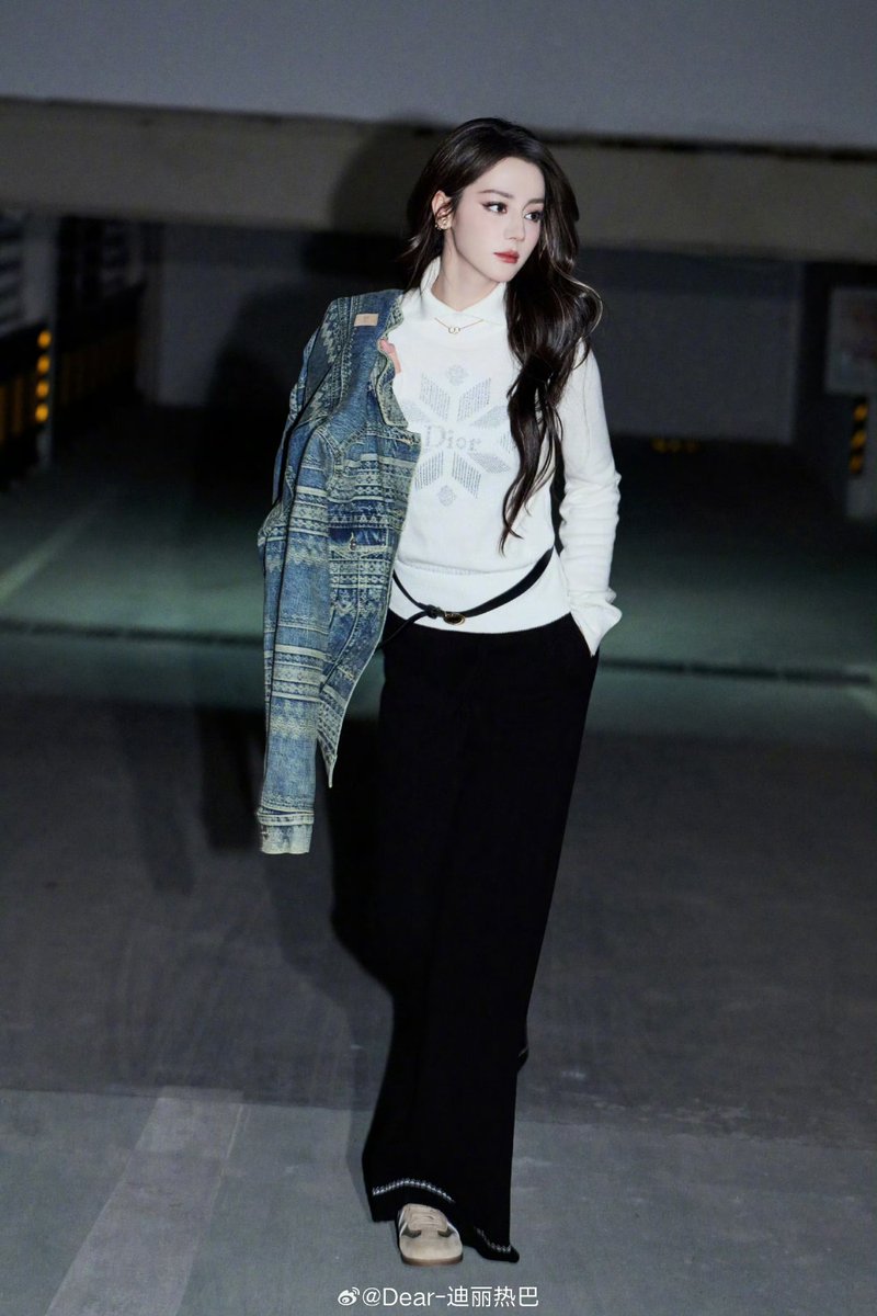 Dilraba_fans's tweet photo. 时尚女王迪丽热巴即将闪耀巴黎
#Dilraba  #DiorSS27  @Dior https://t.co/XYVZrG3UQ5