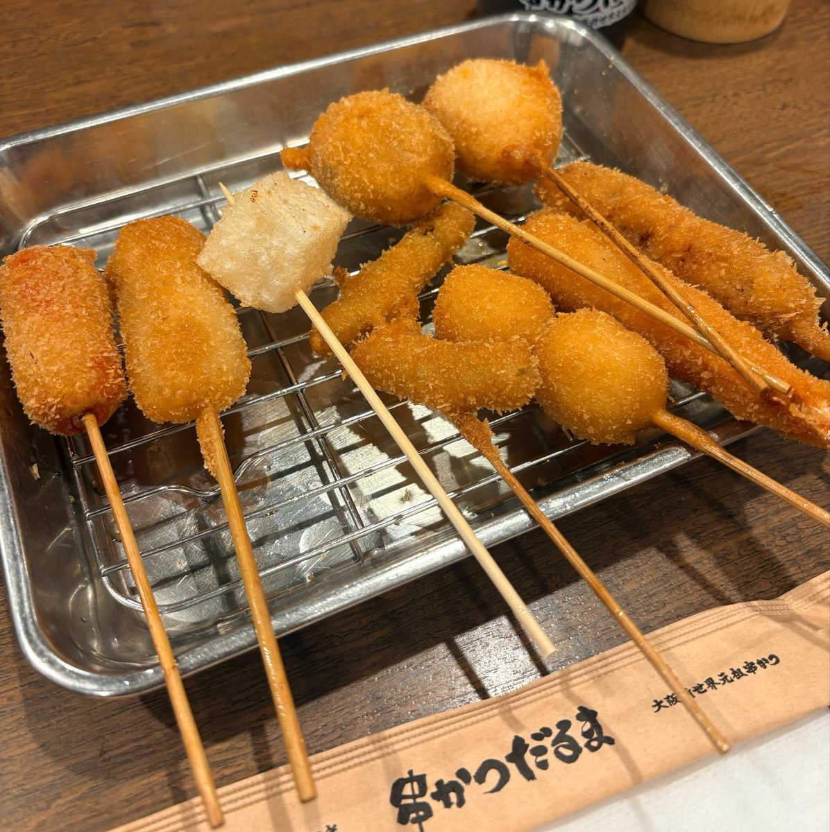 toramadmis's tweet photo. 2日目は友達が結婚式に参列しに行ったので1人でなんばグルメ旅🐯

大阪の茶色のものほんと美味い、、、
久々飲んで1番感動したのはミックスジュースだった🍹笑 https://t.co/TKChBZMJiO