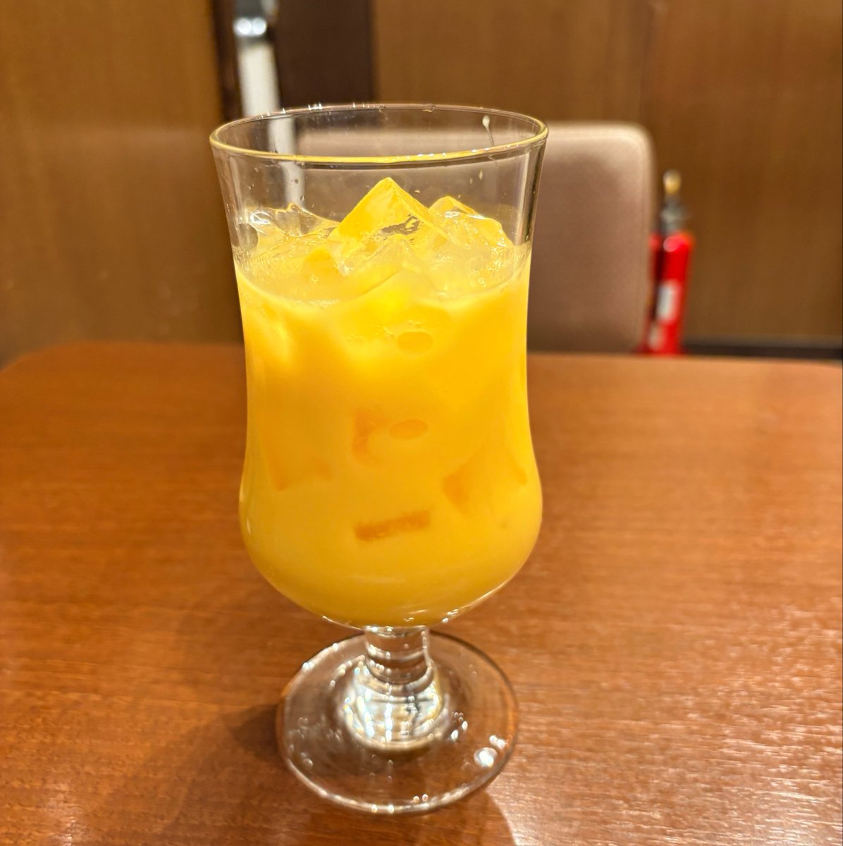 toramadmis's tweet photo. 2日目は友達が結婚式に参列しに行ったので1人でなんばグルメ旅🐯

大阪の茶色のものほんと美味い、、、
久々飲んで1番感動したのはミックスジュースだった🍹笑 https://t.co/TKChBZMJiO