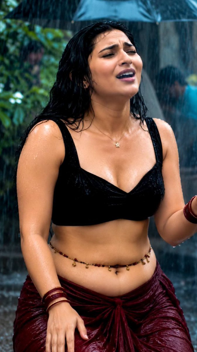 GFapperboy's tweet photo. 2 days and still 💦💦💦💦 for her!! 

I mean the rain 🥵🥵 https://t.co/4NXjCo3Bs2