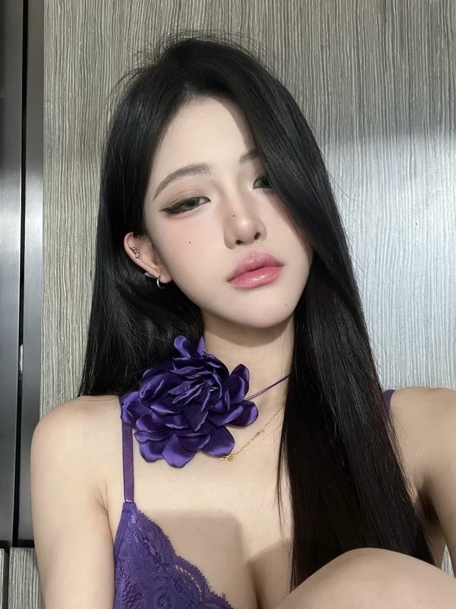 TiagoGo60629103's tweet photo. 本人04女，165 /90，蹲个可以长期的男搭子！点赞优先 https://t.co/lJbp8k5iSm