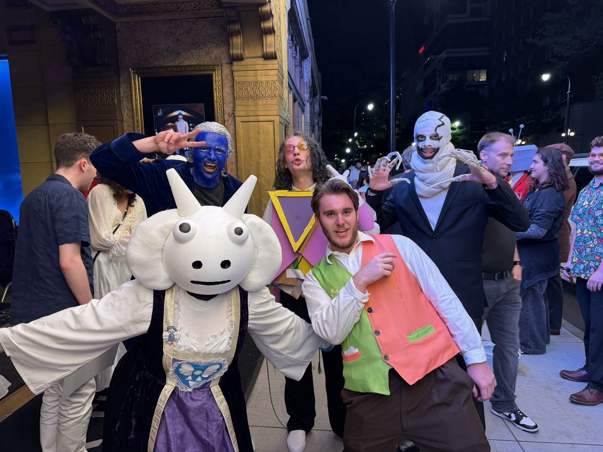 DaBasicsZ's tweet photo. The undertale symphony was awesome man. I haven't been to many events like this but if any of y'all were there holy you were all so chill it was so much fun to mess around and take pictures with people! (I was rouxls kaard) #undertalesymphony #undertaleㅤ https://t.co/zCirVVpyZg