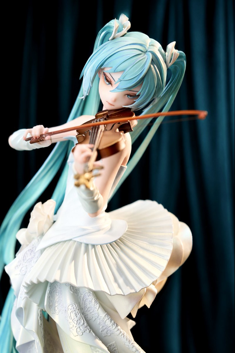 XZha777's tweet photo. 十月上海，奏响乐章！（涂装成品展示）

作品名：初音未来·小提琴手
原型：小渣
涂装：@三点水
售价：1300 CNY
高度：27cm
数量：25体
展位号：W2-k4-04

#初音ミクㅤ #wf https://t.co/RZqHNoRtCI