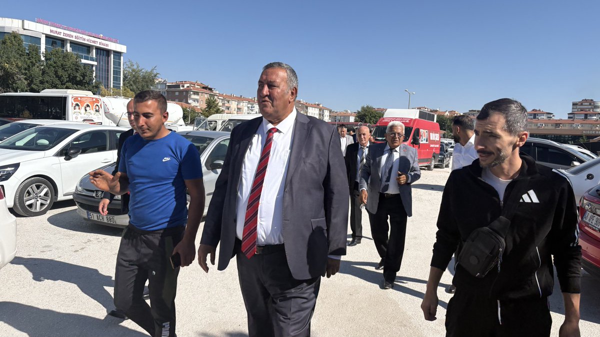 Emekliyim_net's tweet photo. CHP Niğde Milletvekili Gürer:

💬 Staj ve çıraklık mağdurlarının, taşeron işçilerin ve emeklilikte adalet arayanların sesi olacağız

#3308deçalışmaVar #TamSigortaYok #Bilmekİstiyorum  @EmadDernegi #KademeBizimHakkımız #ParaiçinDeğilOnurumuziçin

https://t.co/3UFCkHYxyX https://t.co/OlLfblJIn9