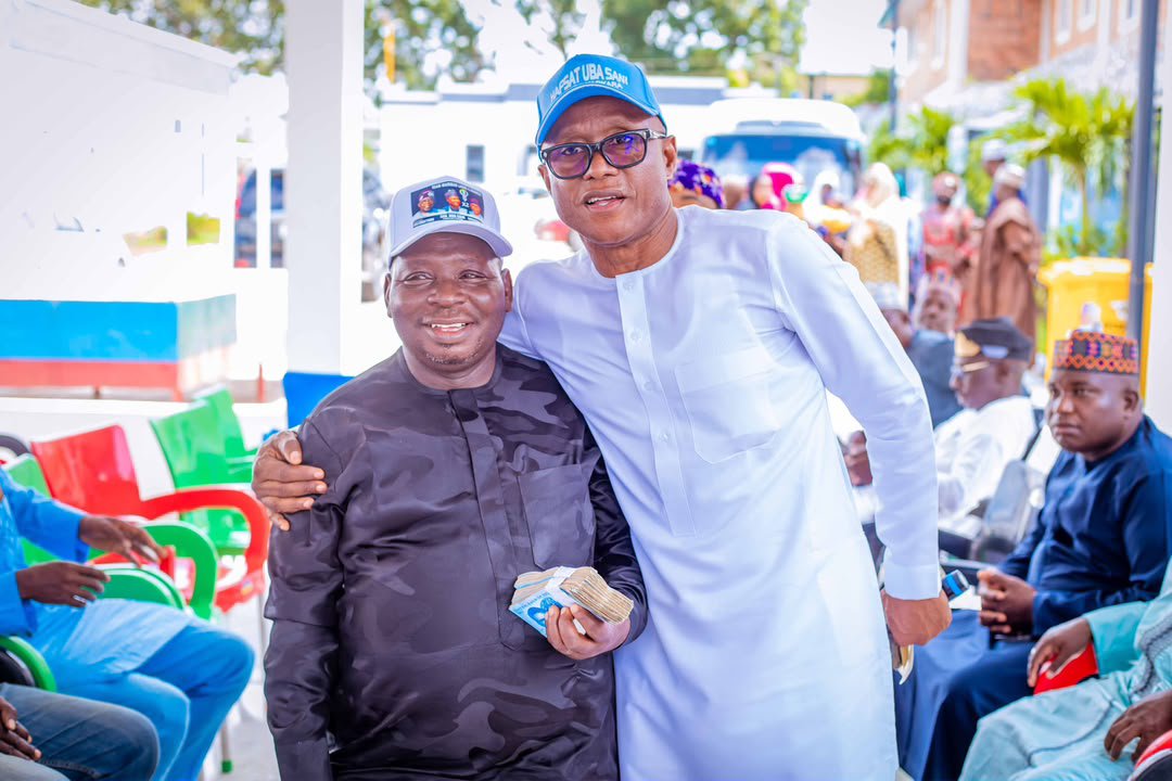 ArcDanmasani's tweet photo. HON. MAMMAN LAGOS EMPOWERS TINUBU/UBA SANI TOMATO SELLERS OF BAKIN DOGO

Hon. Sadiq Mamman Lagos Kaduna State Commissioner for Local Government Affairs has empowered members of the Tinubu/Uba Sani Tomatoes Sellers Association Bakin Dogo as part of his continued grassroots support https://t.co/ukuI2pCVyv