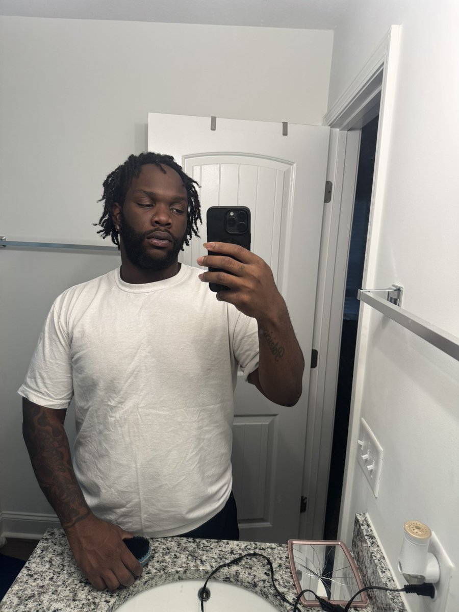 kaptationson's tweet photo. look at me baby, do it look like i chase hoes? 🤔🅿️ https://t.co/TJuitgVIej