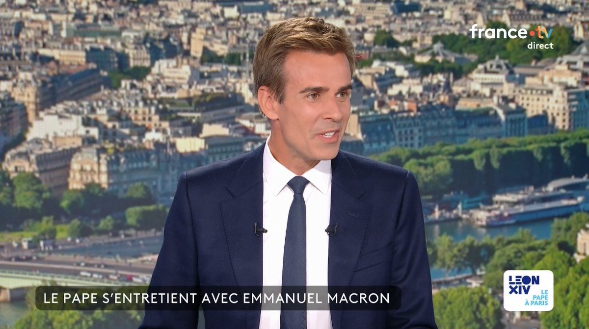 francetvpro's tweet photo. 📈 #Audiences | #France2

Succès pour les éditions spéciales #PapeEnFrance et #PapeÀParis, présentées par @JulianBugier et @jbmarteau,  suivies par :

📍 15 M de Français au total

Leaders : 

🥇 19,4% de PdA en matinée
🥇 18,6% de PdA en après-midi

Merci pour votre confiance. https://t.co/y9B4zQjCf4