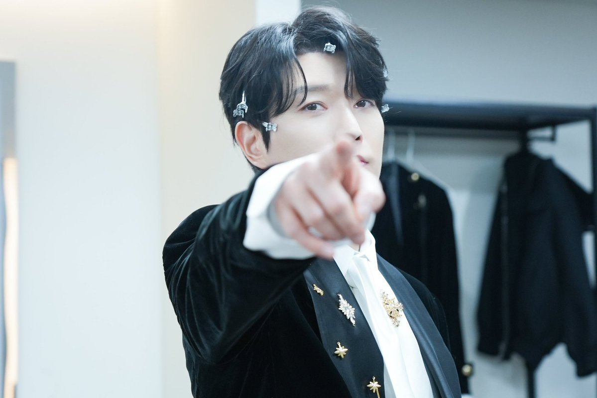 DoohoonUniverse tweet picture