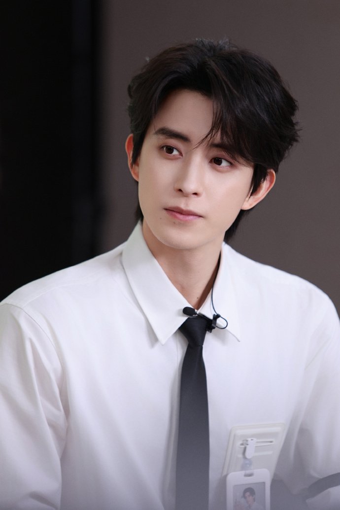 Antiqueclouds's tweet photo. 🍉TV Series "The Enemy of Kiss"
Starring: #AoRuipeng, #WangYuwen
Director: Zhou Jiuqin
Screenwriter: Tan Guangyuan
Start Date: Late November
Filming Location: Shenzhen
Filming Period: 100 days
Production: Tencent Video, Shengyang Tian Film &amp; Television
#TheEnemyofKiss https://t.co/DFgQvGThTS