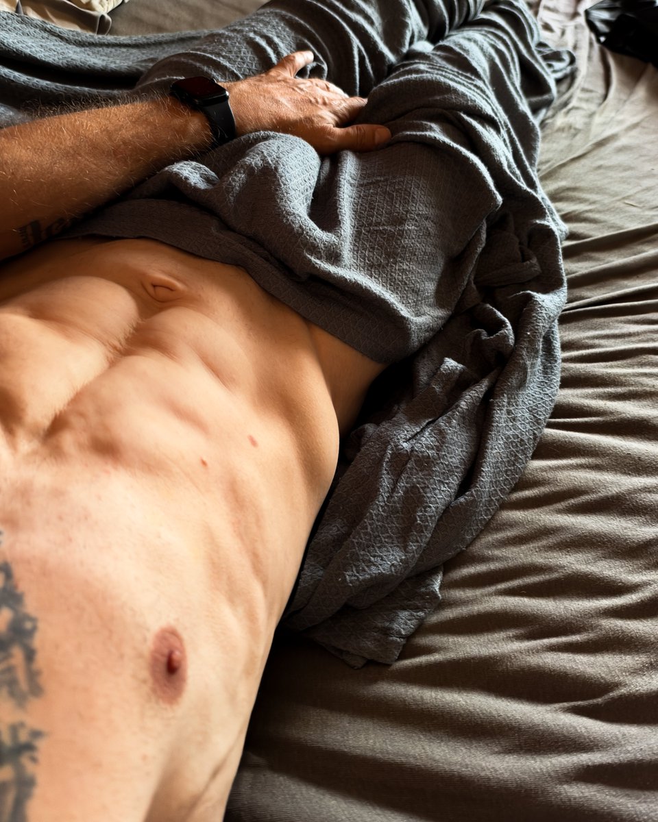 The_Gaydude's tweet photo. Was about to get out of bed. Then I reconsidered. 😈 https://t.co/Aj4BQa7fkr
