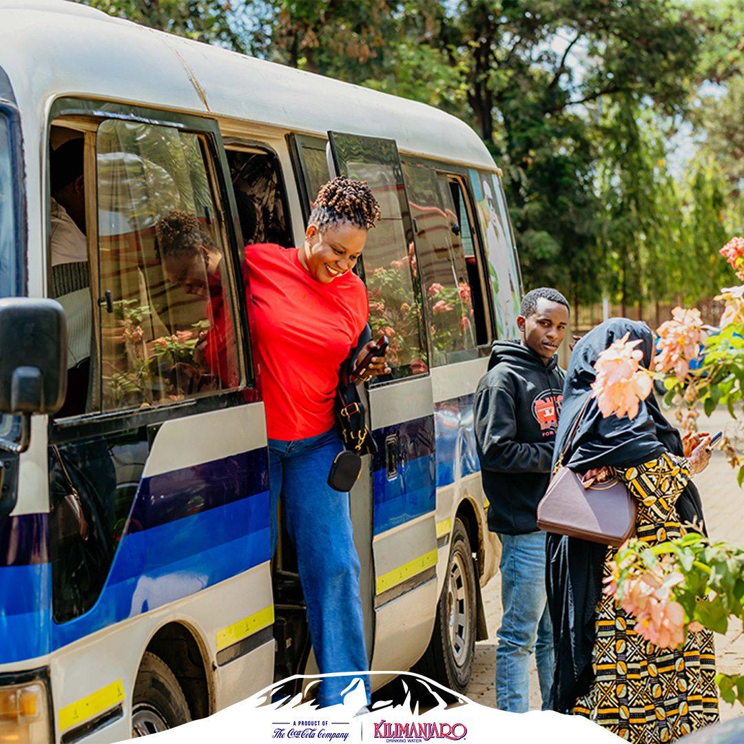 kilimanjaromaji's tweet photo. Kwa mara nyingine tena, tumewakaribisha wafanyabiashara wetu kutoka Singida kutembelea kiwanda chetu kilichopo Moshi 

Katika ziara hiyo, walipata fursa ya kujionea chanzo chenye madini asilia cha Kilimanjaro Natural Mineral Water, na kushuhudia hatua za uzalishaji wa maji yetu. https://t.co/mzLITERctP