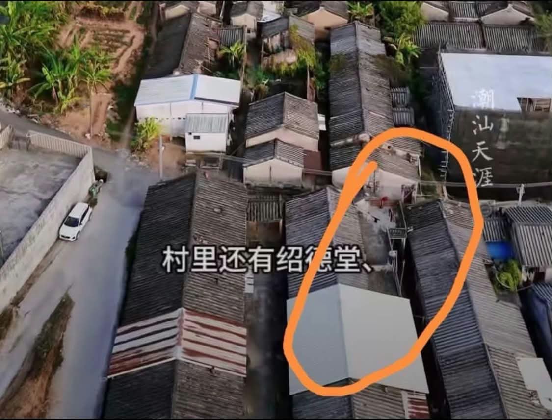 LH8P8whvz7gqcPv's tweet photo. この路地で旺旺はなくなった
悲しみは消えない
＃旺旺を忘れない https://t.co/FQ4azuVhPm